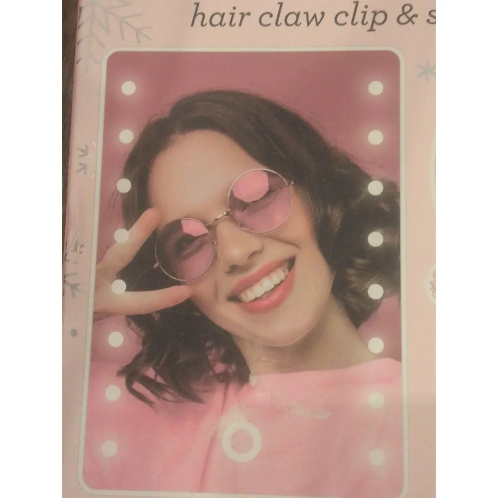 Danielle Creations LED Mirror Set Heatless Hair Curler Claw Clip Scrunchies Pink